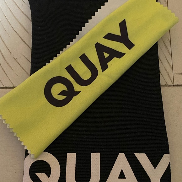 Quay Australia On The Fly Small Sunglasses UEC - Picture 6 of 6